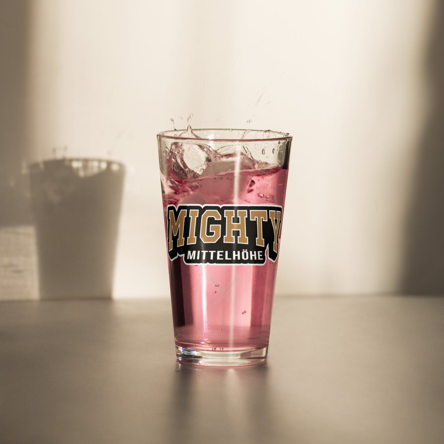 MIGHTY M Softball Pint-Glas LOGO